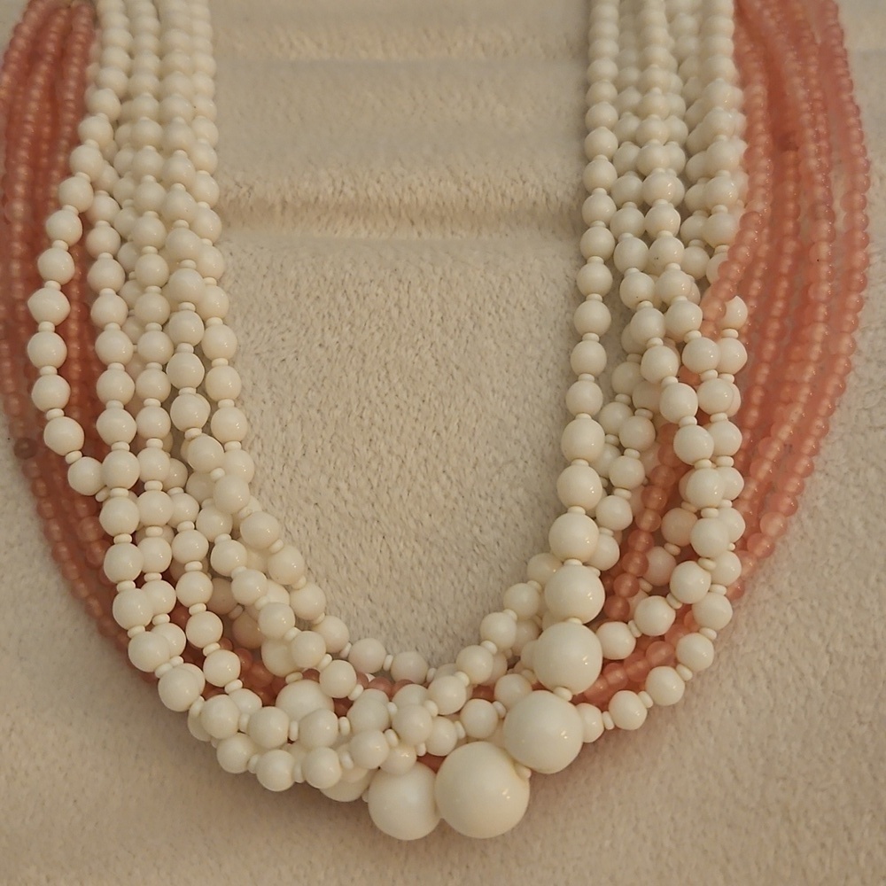 Vintage 1950s Multi-Strand Candy Pink and White Milk Glass Beaded Necklace - Picture 8 of 12